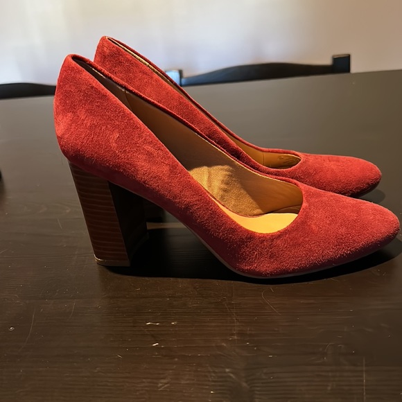 Velvet heels from Franco Sarto. - Picture 2 of 2